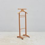 1427 8451 VALET STAND